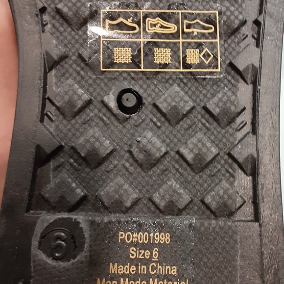 NEW size 6 Journee Women's winter boots - Picture 5 of 8